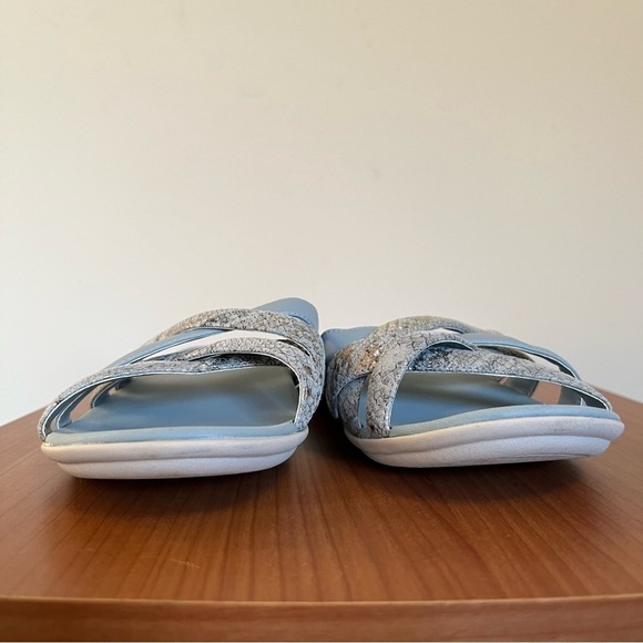 Vionic Dava Women's Orthotic Criss Cross Slide Sandal in Sky Blue - size 7 - Picture 2 of 8